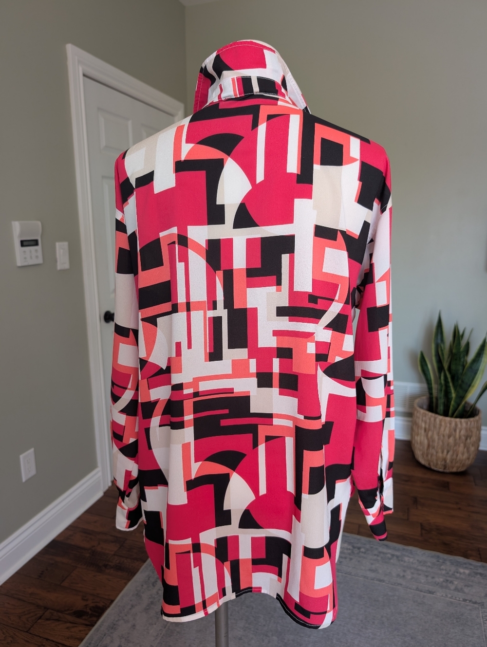 Karl Lagerfeld Women's Blouse Abstract Print Button Up Size M - Picture 5 of 17